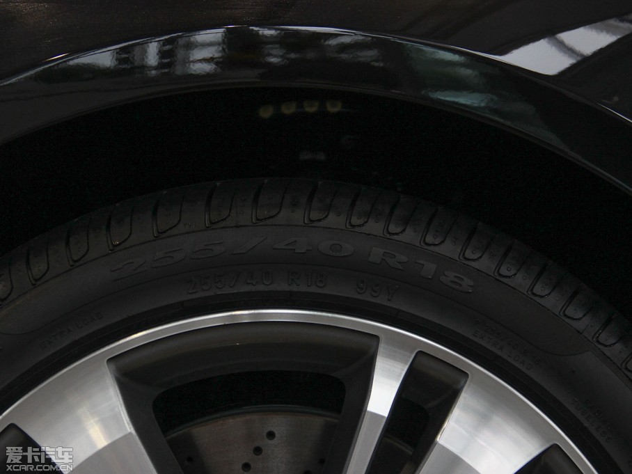 2015��YE�� E 400L 4MATIC �\�Ӻ��A��