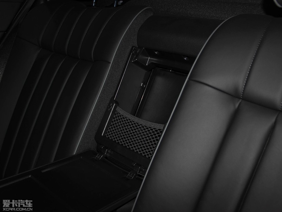 2015��YE�� E 400L 4MATIC �\�Ӻ��A��