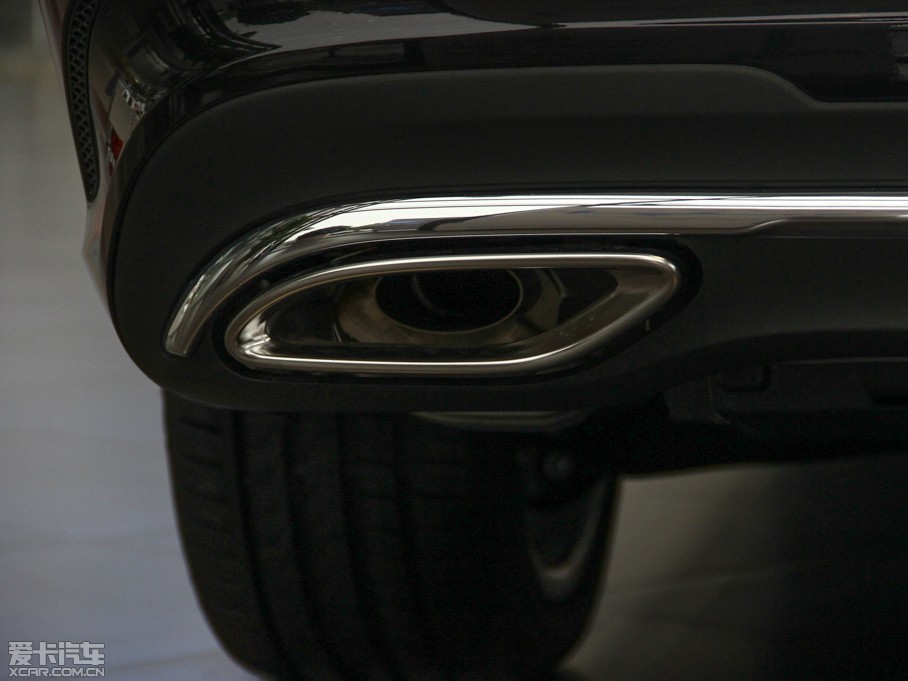 2015��YE�� E 400L 4MATIC �\�Ӻ��A��