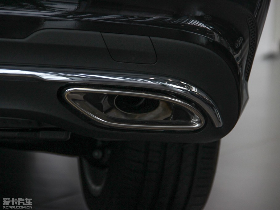 2015��YE�� E 400L 4MATIC �\�Ӻ��A��