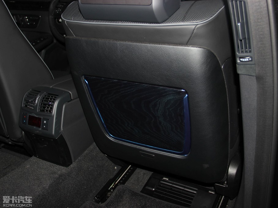 2015��YE�� E 400L 4MATIC �\(y��n)�Ӻ��A��