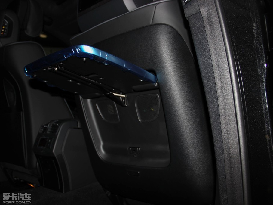 2015��YE�� E 400L 4MATIC �\�Ӻ��A��