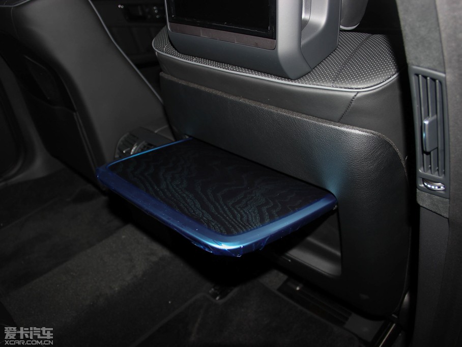 2015��YE�� E 400L 4MATIC �\�Ӻ��A��