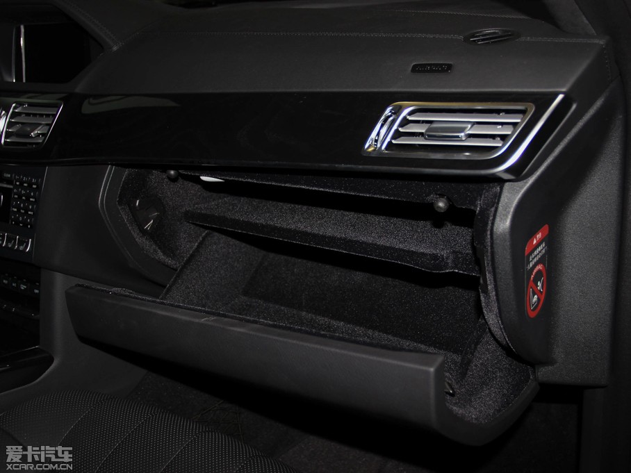 2015��YE�� E 400L 4MATIC �\�Ӻ��A��