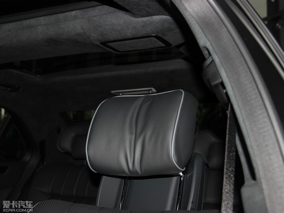 2015��YE�� E 400L 4MATIC �\�Ӻ��A��