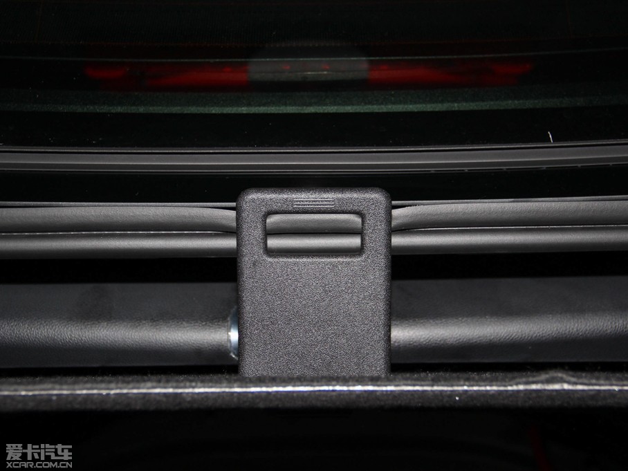 2015��YE�� E 400L 4MATIC �\�Ӻ��A��