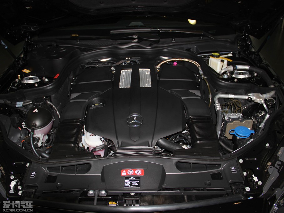 2015��YE�� E 400L 4MATIC �\�Ӻ��A��