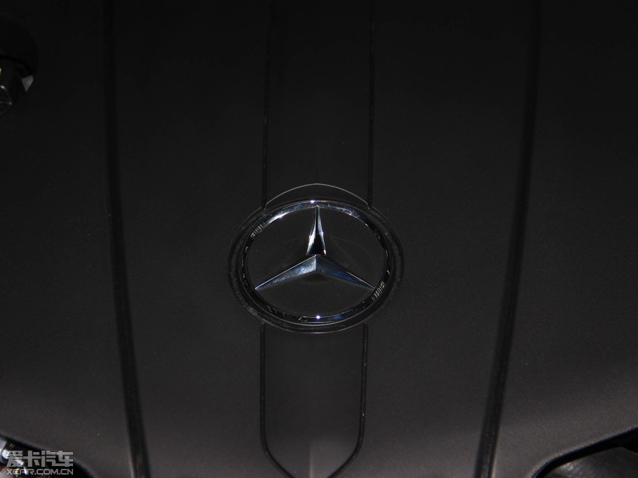 2015��YE�� E 400L 4MATIC �\�Ӻ��A��