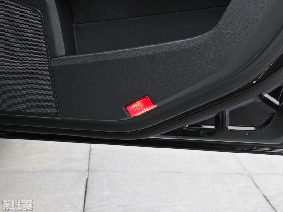 2015YE E 320L 4MATIC \