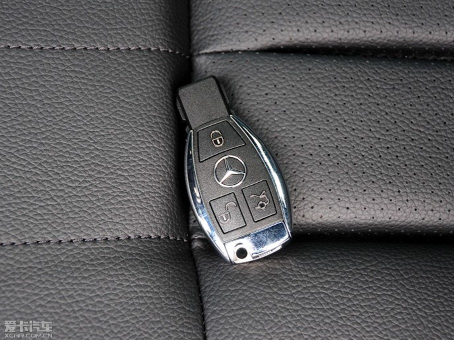 2015YE E 400L 4MATIC \ӺA