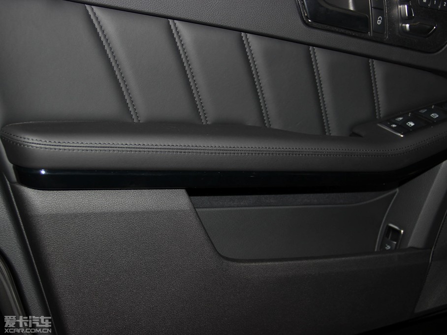 2015YE E 400L 4MATIC \ӺA