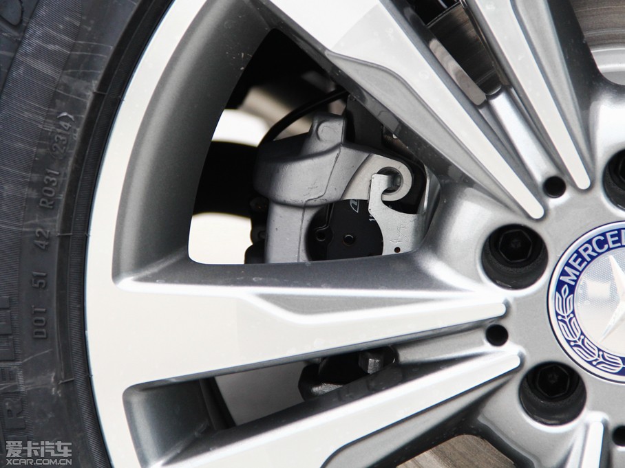 2015��YE�� E 260L �\����