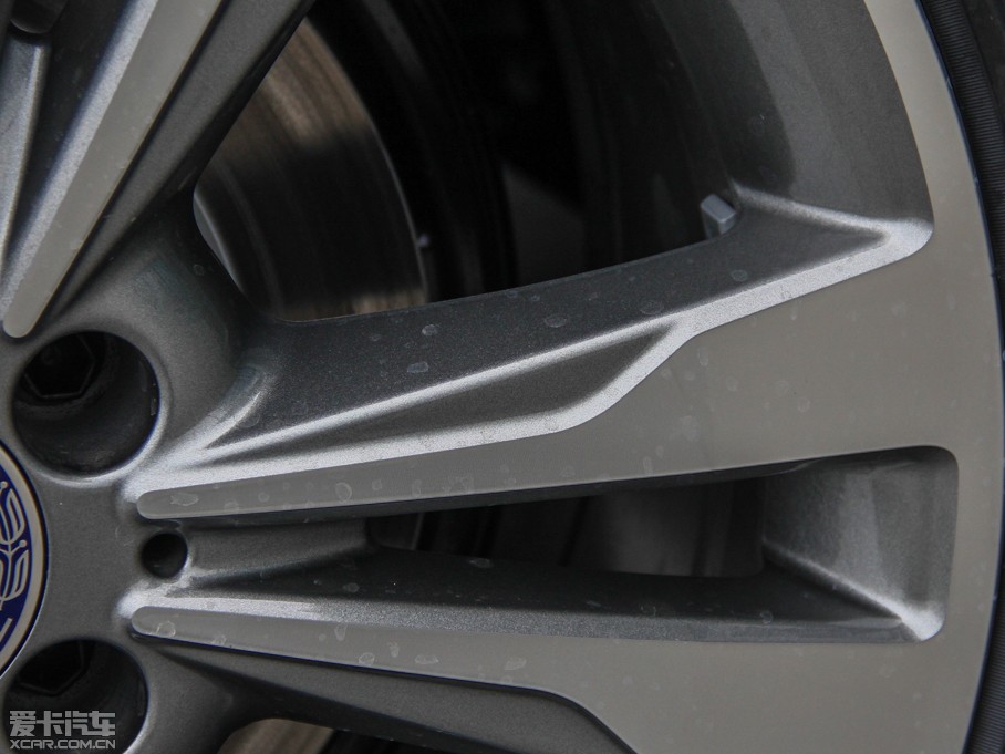 2015��YE��(j��) E 260L �\(y��n)��(d��ng)��