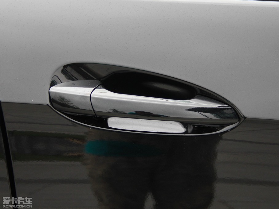 2015��YE�� E 260L �\����