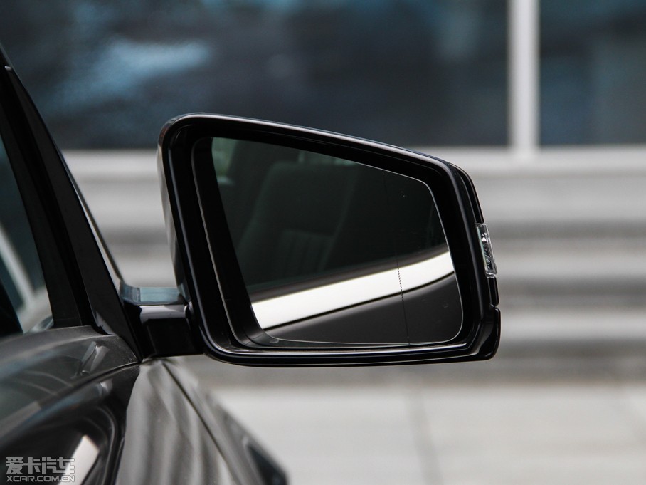 2015��YE�� E 260L �\����