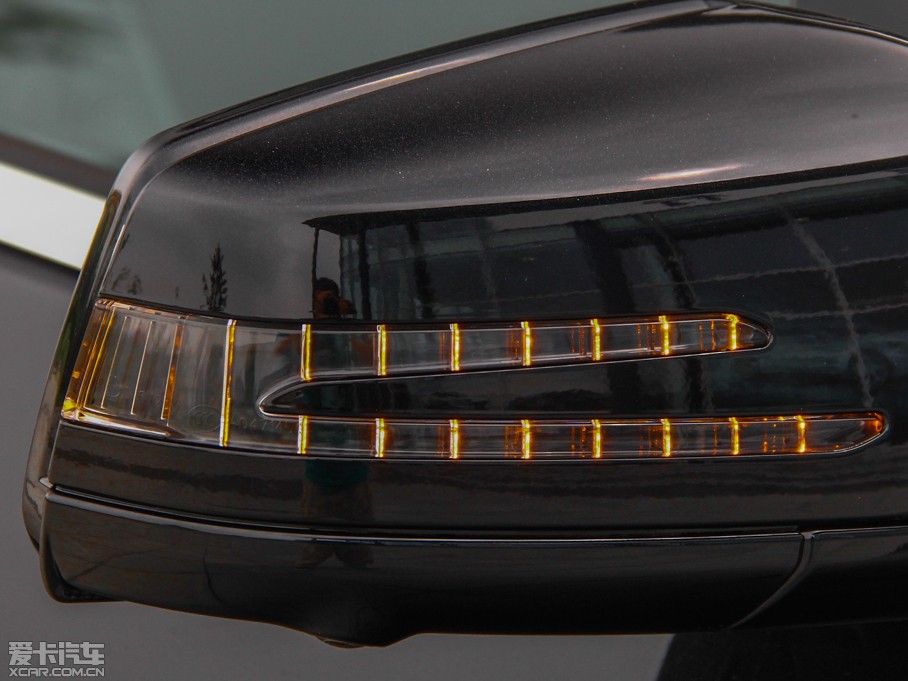 2015��YE�� E 260L �\����