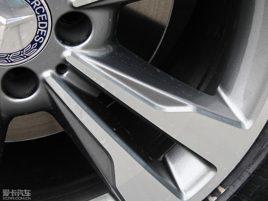 2015��YE�� E 260L �\����