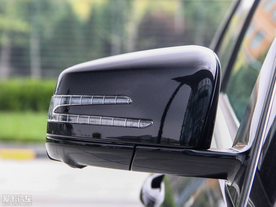 2015��YE�� E 260L �\����