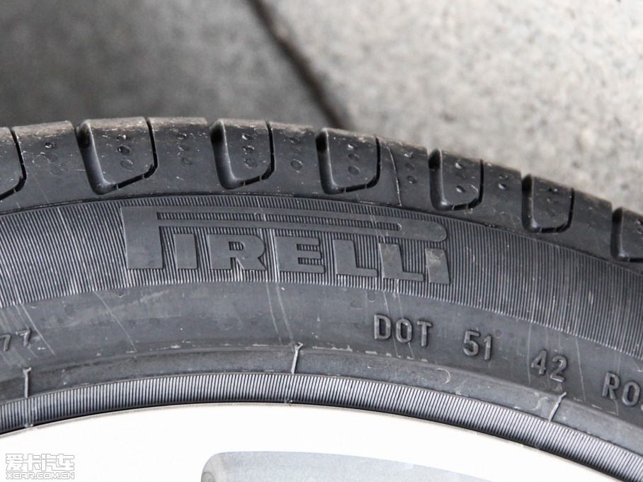 2015��YE��(j��) E 260L �\(y��n)��(d��ng)��