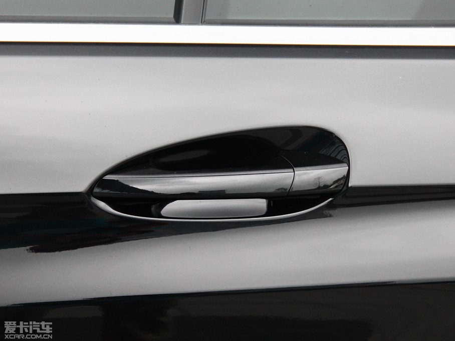 2015��YE�� E 260L �\����