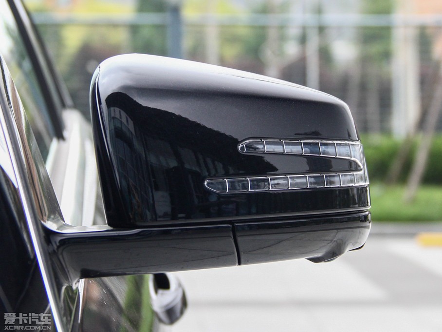 2015��YE��(j��) E 260L �\(y��n)��(d��ng)��