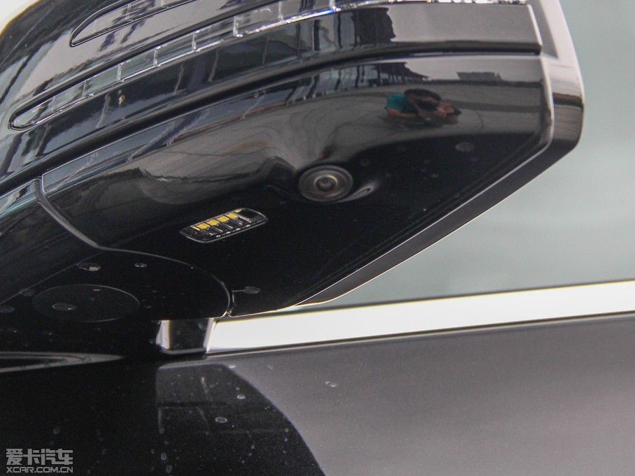 2015��YE�� E 260L �\����