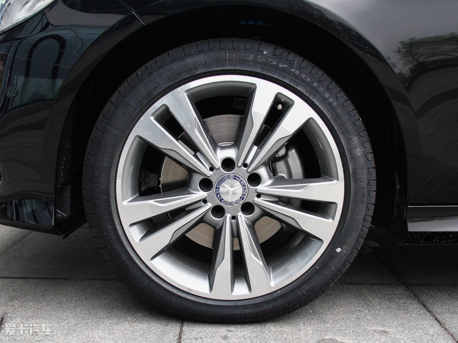 2015��YE��(j��) E 260L �\(y��n)��(d��ng)��