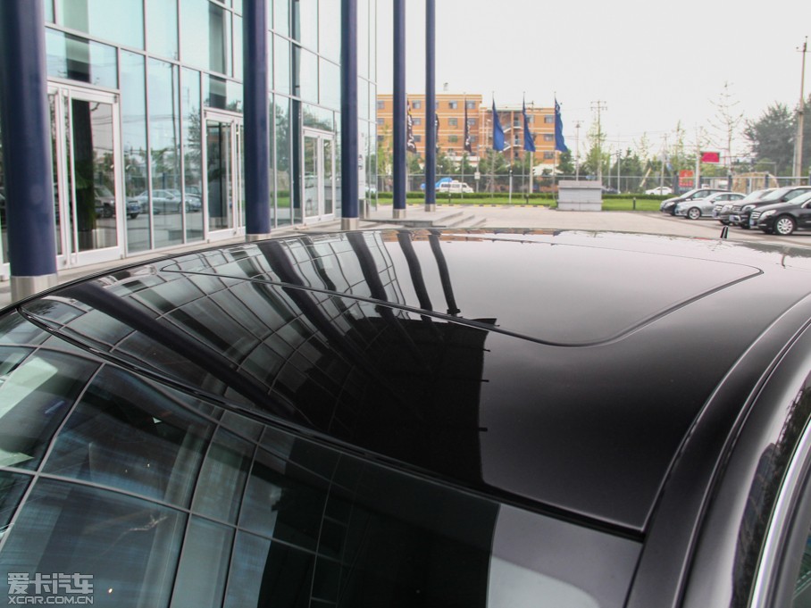 2015��YE�� E 260L �\����