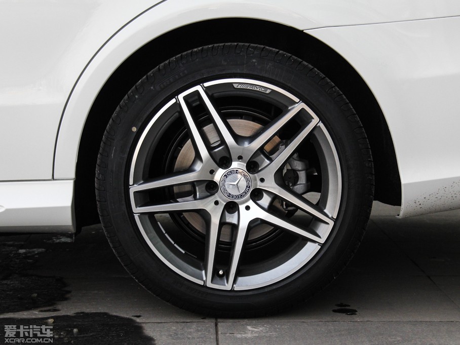 2015��YE�� E 320L �\�Ӻ��A��