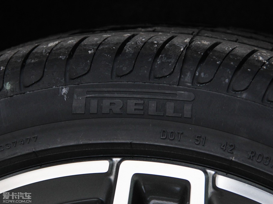 2015��YE�� E 320L �\�Ӻ��A��