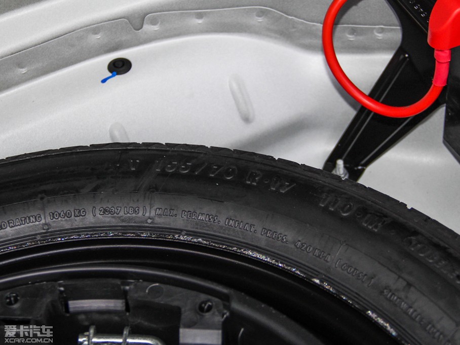 2015��YE�� E 320L �\�Ӻ��A��