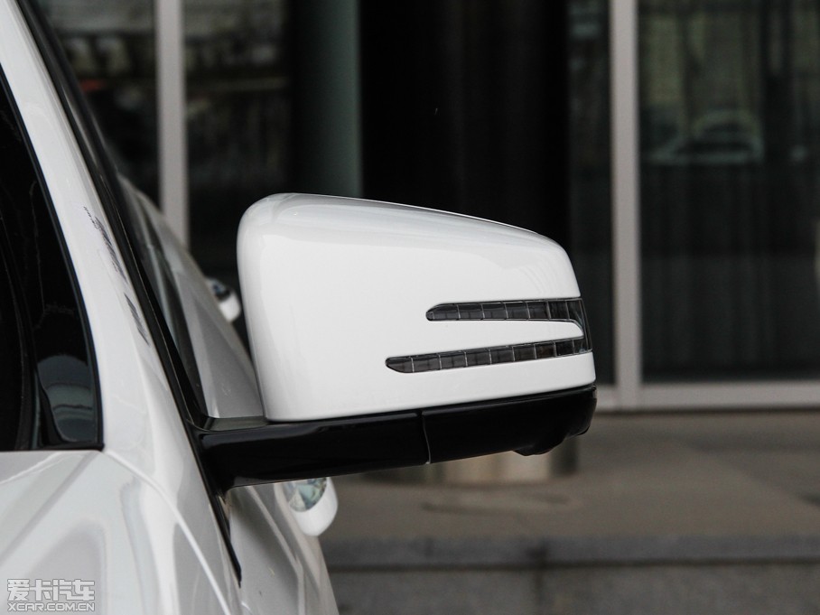 2015��YE��(j��) E 320L �\(y��n)��(d��ng)���A��