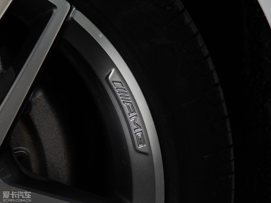 2015��YE�� E 320L �\�Ӻ��A��