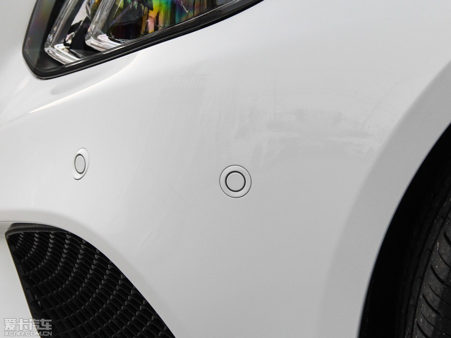 2015��YE�� E 320L �\�Ӻ��A��