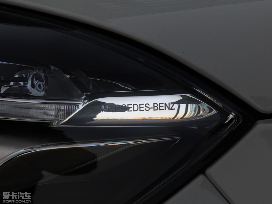 2015��YE�� E 320L �\�Ӻ��A��