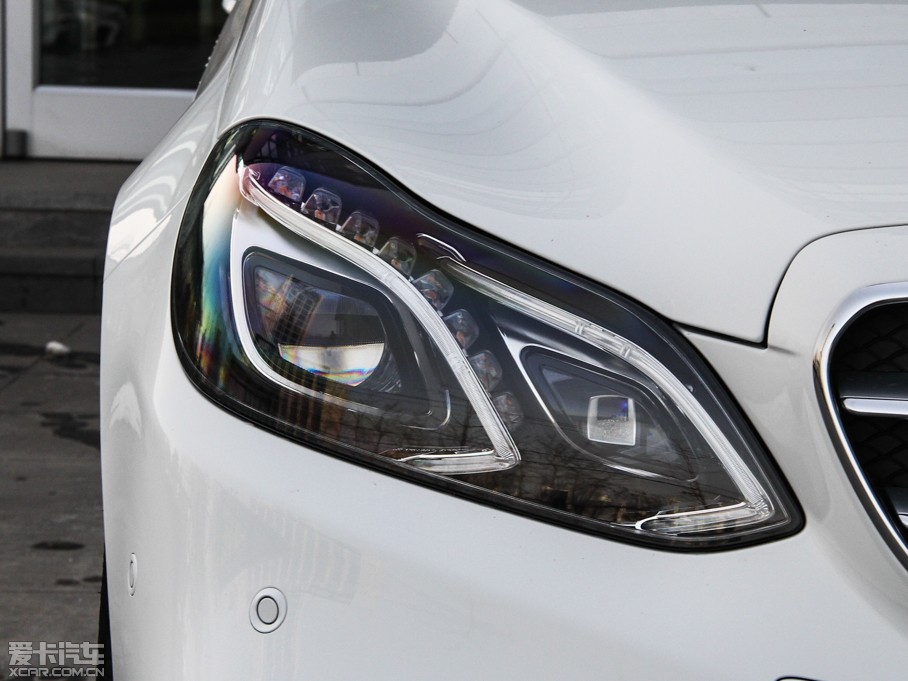 2015��YE�� E 320L �\�Ӻ��A��