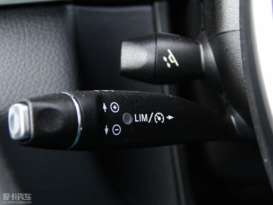 2015��YE��(j��) E 320L �\(y��n)��(d��ng)���A��