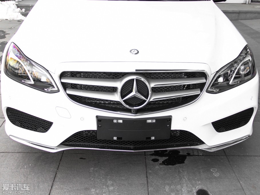 2015��YE�� E 320L �\�Ӻ��A��