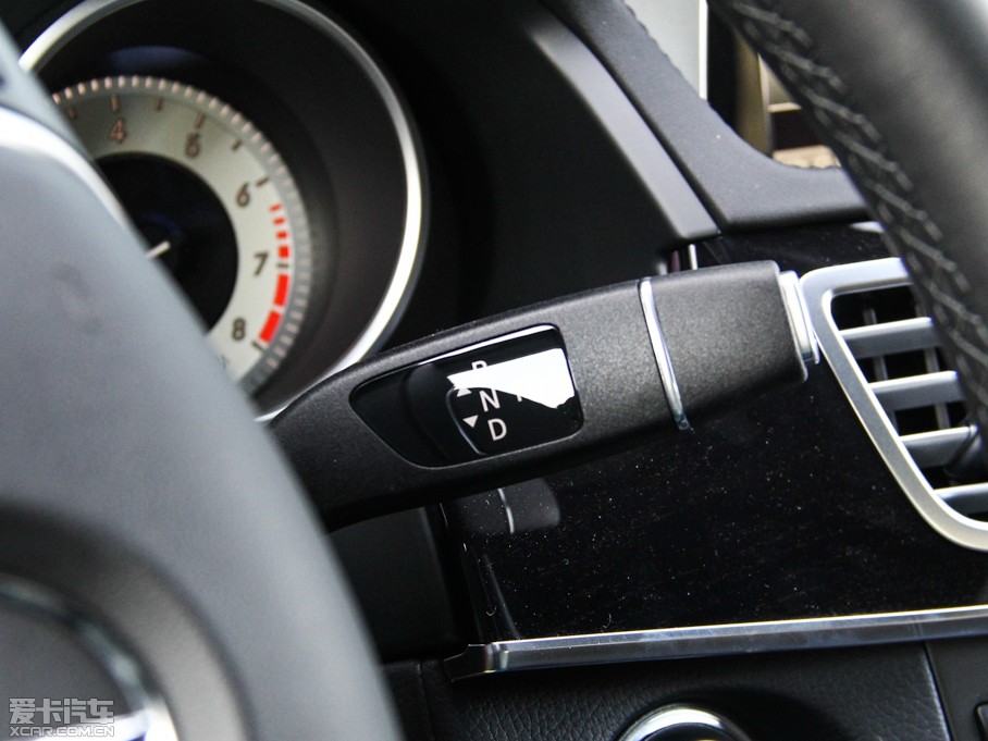 2015��YE��(j��) E 320L �\(y��n)��(d��ng)���A��