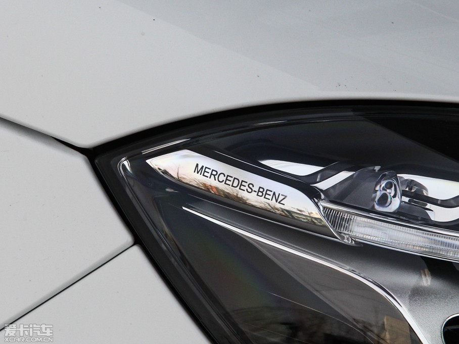 2015��YE�� E 320L �\�Ӻ��A��