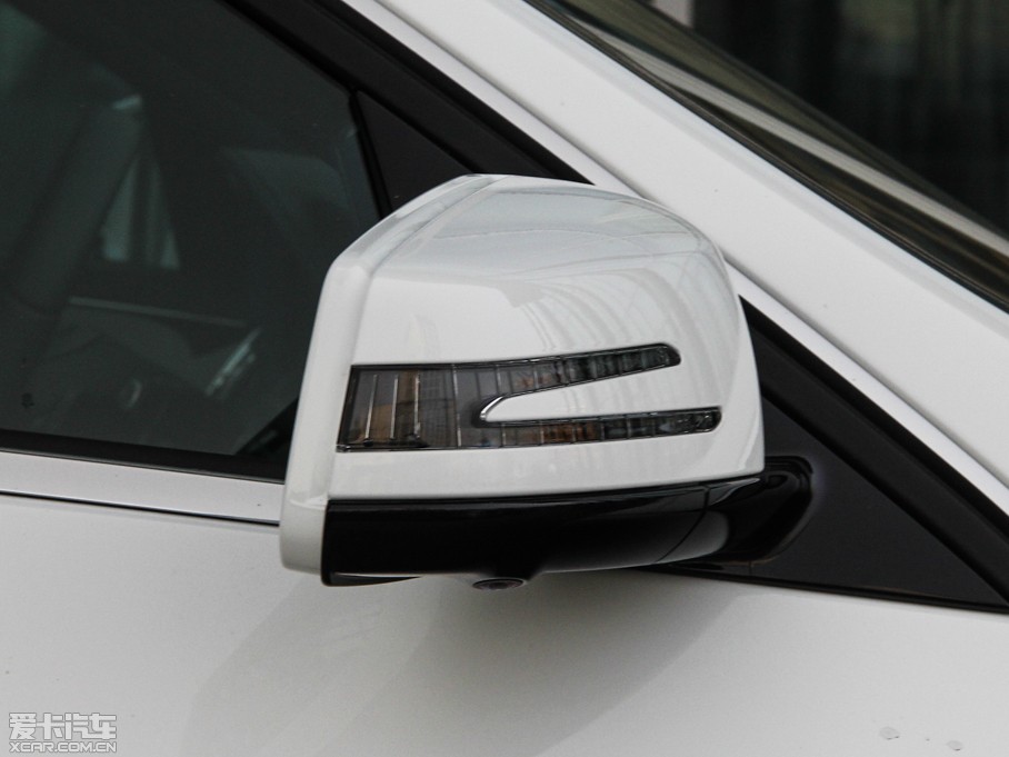 2015��YE�� E 320L �\�Ӻ��A��