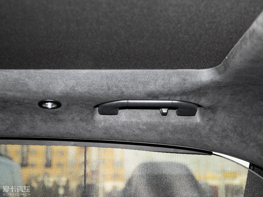 2015��YE�� E 320L �\�Ӻ��A��