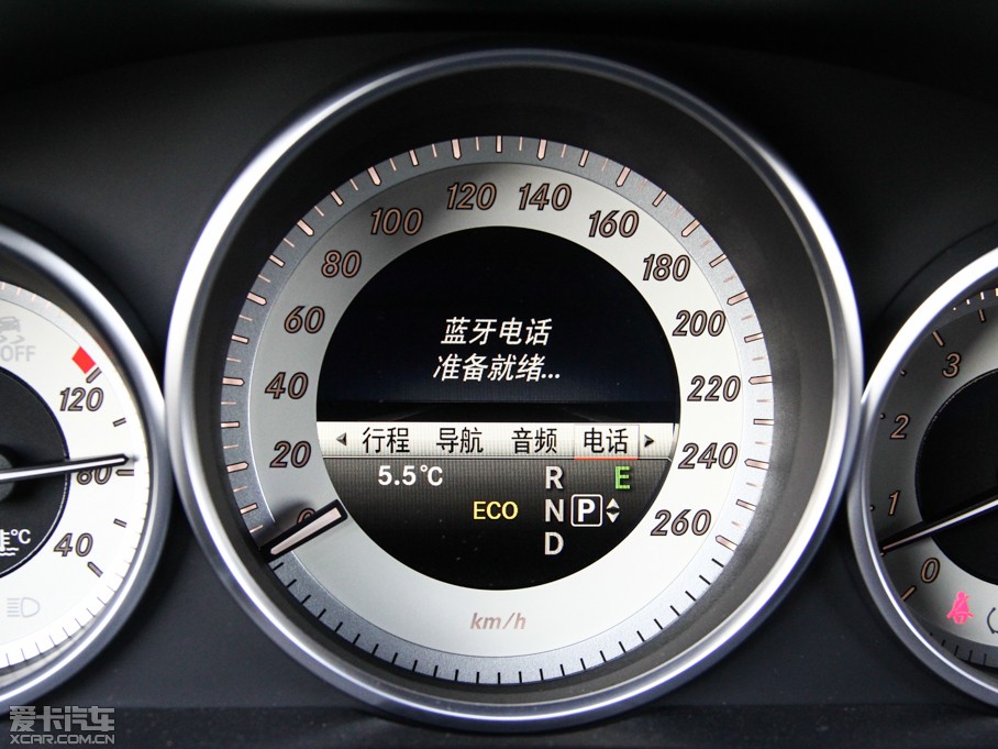 2015��YE�� E 320L �\�Ӻ��A��