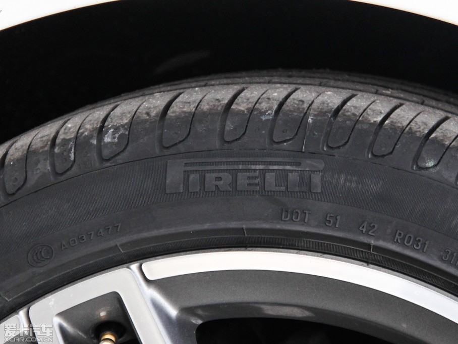 2015��YE�� E 320L �\�Ӻ��A��