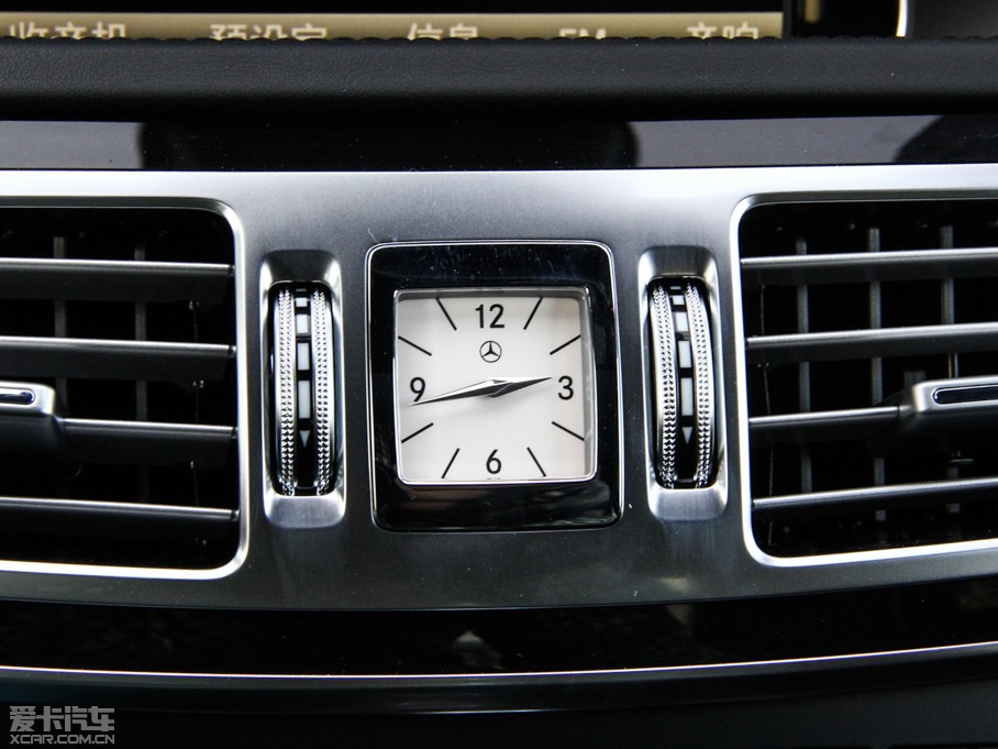 2015��YE�� E 320L �\�Ӻ��A��