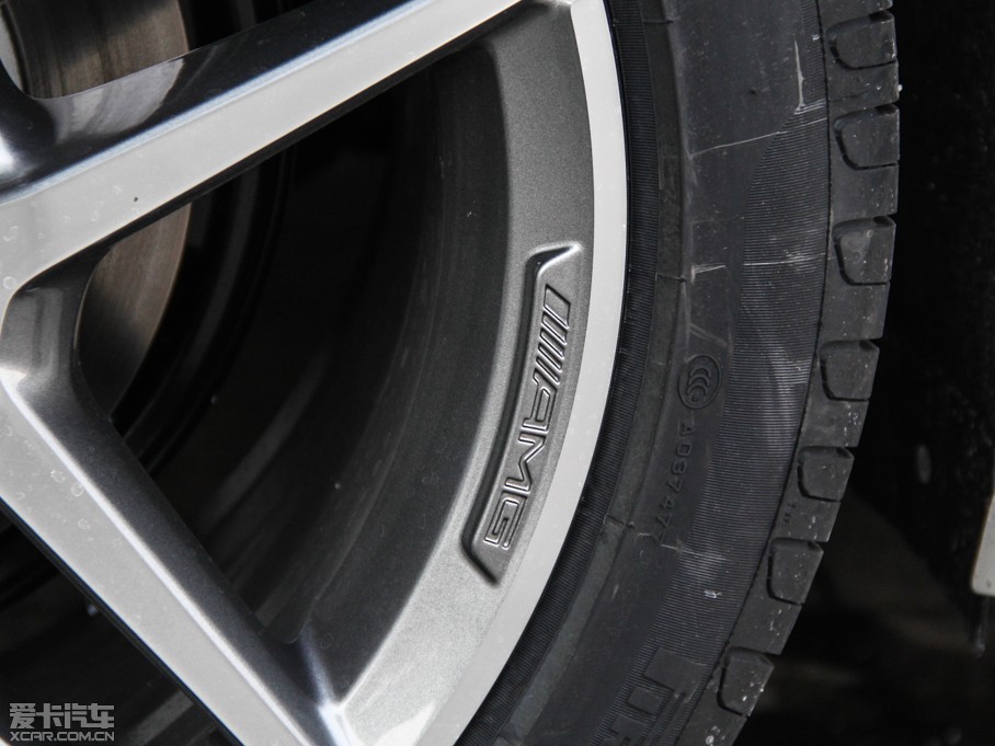 2015��YE�� E 320L �\�Ӻ��A��