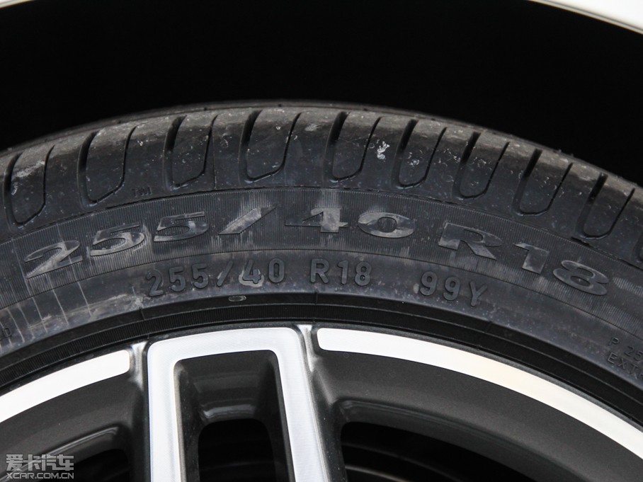 2015��YE�� E 320L �\�Ӻ��A��