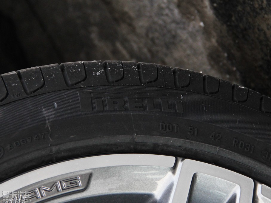 2015��YE�� E 320L �\�Ӻ��A��