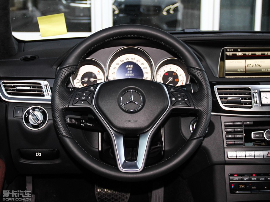 2015��YE�� E 320L �\�Ӻ��A��