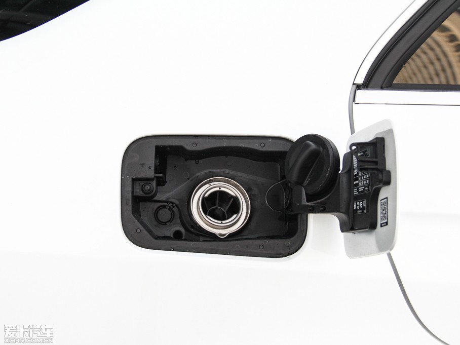 2015��YE�� E 320L �\(y��n)��(d��ng)���A��